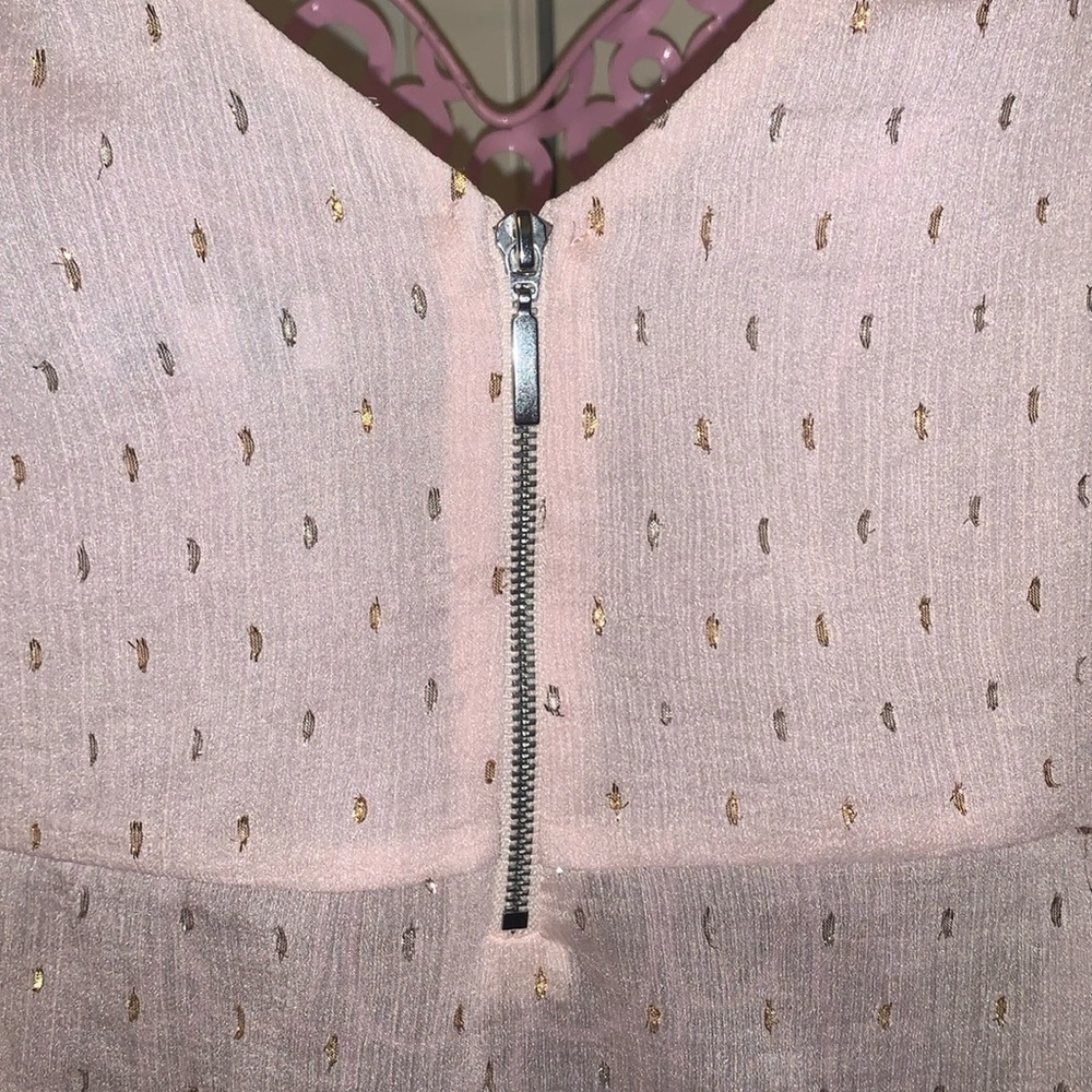 🎁Like New Express Women's Blush Pink Metallic Camisole #008634086- Medium (8-10) - Picture 14 of 16